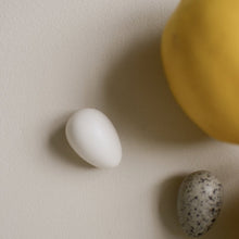 Laden Sie das Bild in den Galerie-Viewer, Keramik Eier
